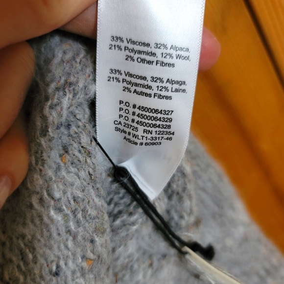 Aritzia Babaton Vneck Sweater - Picture 5 of 5